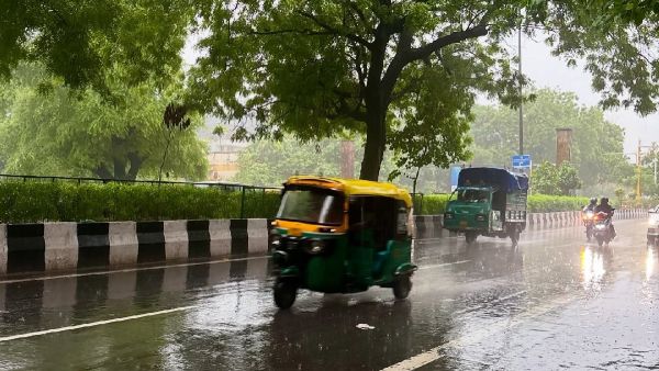 Rain Lashes in Parts of Delhi-NCR