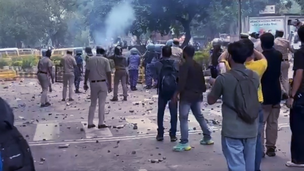 Tear Gas At Jantar Mantar
