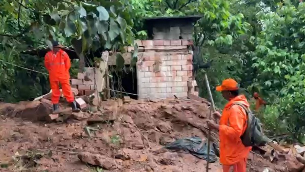 Woman Killed in Idukki Landslide as Heavy Rain Triggers Floods Across Central Kerala