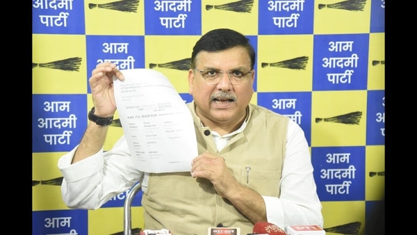 Jaunpur five government schools questioned Jaunpur five government schools questioned