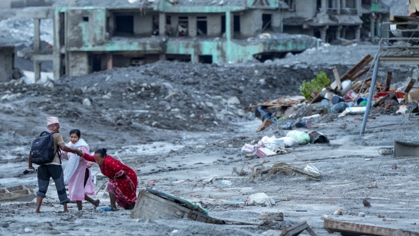 Nepal Flood Death Toll Nears 800 as 19-Member Indian Forensics Team Begins DNA Analysis Nepal Flood Death Toll Nears 800 as 19-Member Indian Forensics Team Begins DNA Analysis