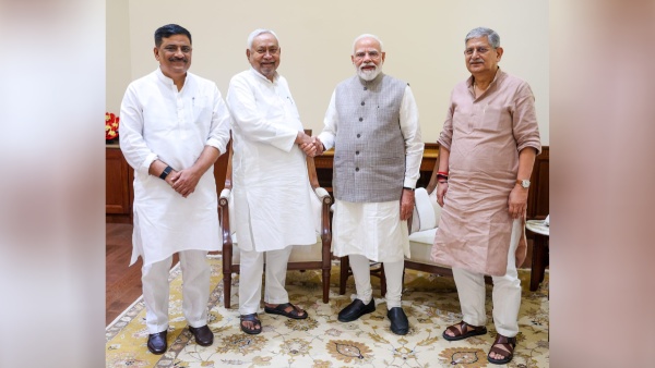Ex Bihar CM Nitish Kumar meets PM Modi Ex Bihar CM Nitish Kumar meets PM Modi