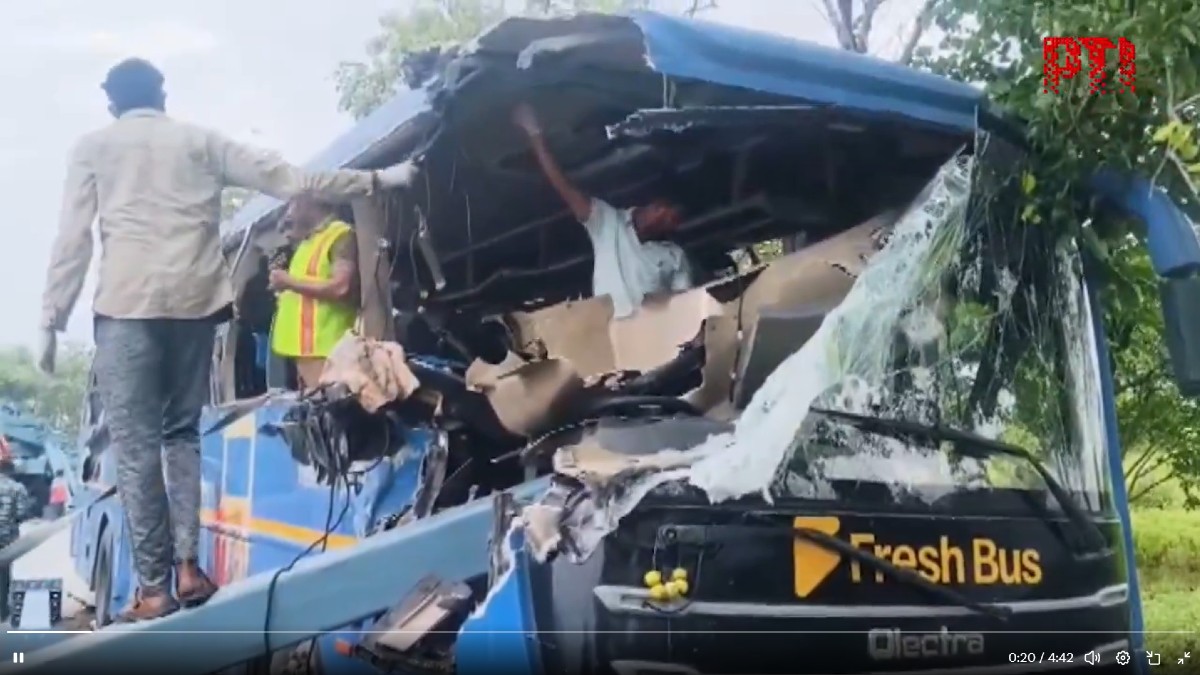 Telangana Accident: 5 Women Among 6 Killed, 20 Injured After Private Bus Rams Truck in Suryapet
