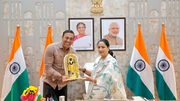 Vindu Dara Singh Invites Rekha Gupta Vindu Dara Singh Invites Rekha Gupta