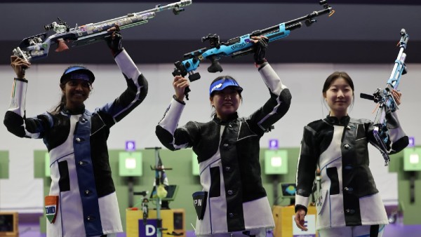 Elavenil Valarivan wins silver