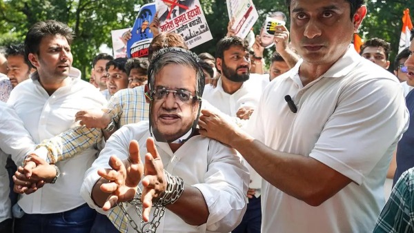 People protesting against Chief Election Commissioner Gyanesh Kumar People protesting against Chief Election Commissioner Gyanesh Kumar