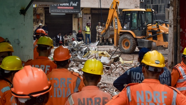 Delhi Building Collapse Nearby Structures Sealed as PG Owner Is Traced to Bhiwadi