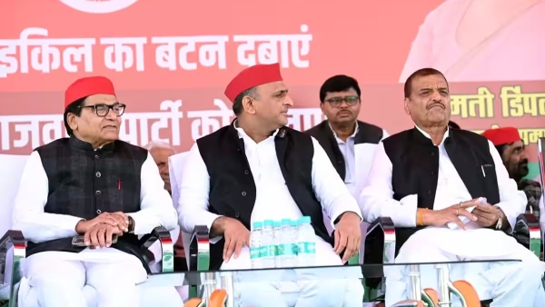 SP Chief Akhilesh Yadav with uncles Ram Gopal Yadav and Shivpal Yadav File photo