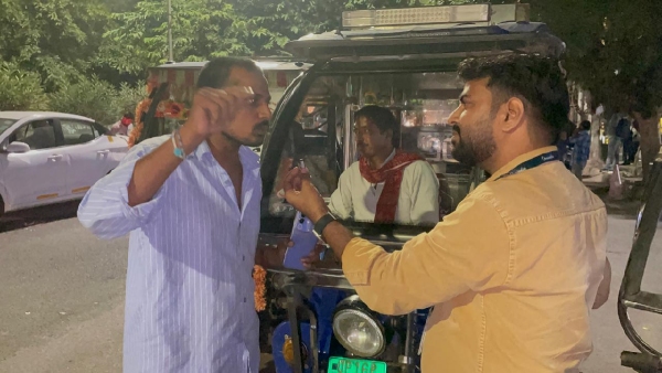 Sushant Singh E-Rickshaw Driver
