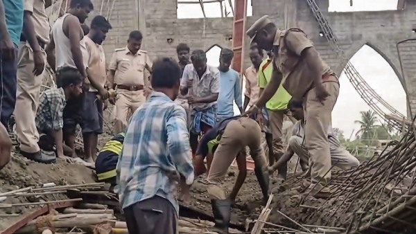 Vellore 3 killed 11 Injured As Roof of Under Construction Church Collapses