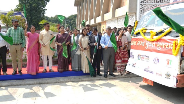Gujarat Social Justice and Empowerment and Education Minister Dr Pradyuman Vaja and state Women and Child Development Minister Dr Manisha Vakil flagged off the Bal Vivah Mukti Rath Gujarat Social Justice and Empowerment and Education Minister Dr Pradyuman Vaja and state Women and Child Development Minister Dr Manisha Vakil flagged off the Bal Vivah Mukti Rath