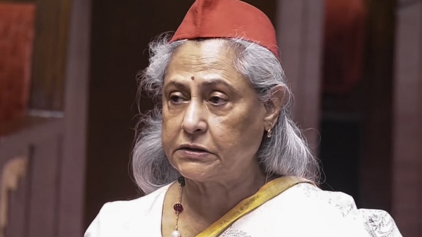 Jaya Bachchan Pushes Reporter s Mic During Protest Her Long History Of Clashes With Paparazzi Jaya Bachchan Pushes Reporter s Mic During Protest Her Long History Of Clashes With Paparazzi