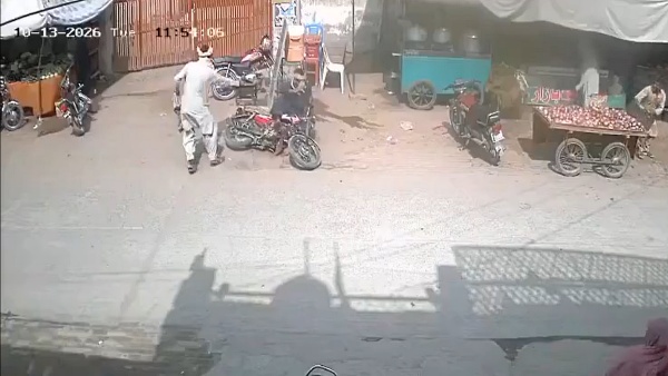 Pakistan LeT Operative Imran Shot Dead In Broad Daylight Viral Video Triggers Speculation Pakistan LeT Operative Imran Shot Dead In Broad Daylight Viral Video Triggers Speculation