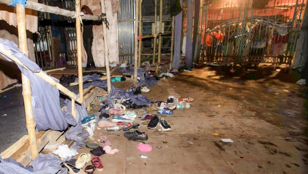19 Dead In Kolkata Durga Puja Pandal Stampede Organisers Among 10 Detained