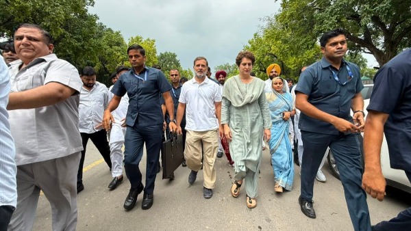 Rahul Gandhi and Priyanka Gandhi