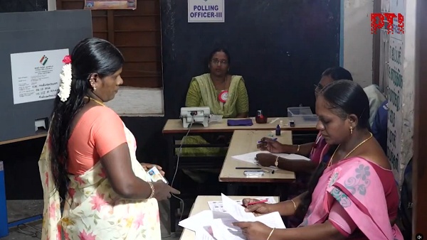 Tamil Nadu Bypolls Polling Begins People Line Up Enthusiastically to Cast Votes Tamil Nadu Bypolls Polling Begins People Line Up Enthusiastically to Cast Votes