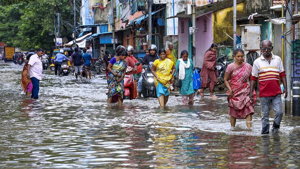 Tamil Nadu Weather Heavy Rain Alert for Chennai 20 Other Dists For Today More Showers Likely Till Wednesday