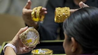 Chennai Gold Price Today - May 12: Know Which Jewellery Shop Offers Gold At Cheaper Price Today