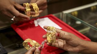 Chennai Gold & Silver Price Today: Check Rates at GRT, Lalithaa Jewellers, Swarna Maligai & Other Shops