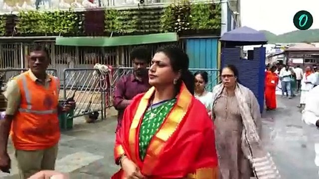 తిరుమలలో మాజీ మంత్రి రోజా.. సెల్ఫీల కోసం ఎగబడిన జనం - Oneindia Telugu