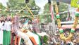 ಕನಕಪುರದ ಮಗನಿಗೆ ರಾಜಮರ್ಯಾದೆ: ಮೆಣಸಿನಕಾಯಿ-ಬೆಳ್ಳುಳ್ಳಿ ಜೊತೆಗೆ 500 ಕೆಜಿ ಸೇಬಿನ ಹಾರ, ಪೂರ್ಣಕುಂಭ ಸ್ವಾಗತ