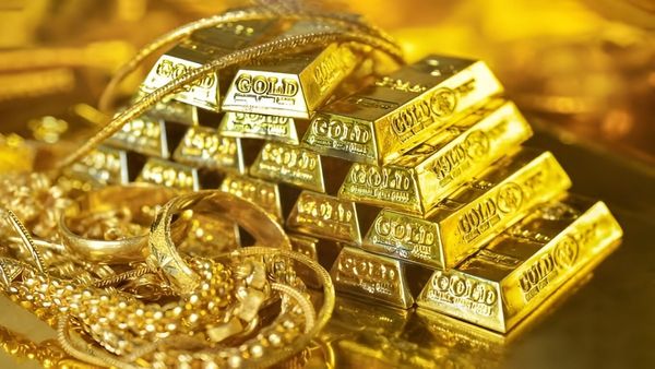 Gold Price Today: ಒತ್ತಡದಲ್ಲಿ ಚಿನ್ನದ ಬೆಲೆ, MCX ಮಾರುಕಟ್ಟೆಯಲ್ಲಿ ಬಂಗಾರ ದರ ಕುಸಿತ, ಇಲ್ಲಿದೆ ಅಪ್ಡೇಟ್ಸ್