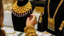 Gold Rate Today: ಬಂಗಾರ ಪ್ರಿಯರಿಗೆ ಸಿಹಿಸುದ್ದಿ: ಇಂದೂ ಇಳಿಕೆ ಕಂಡ ಚಿನ್ನದ ಬೆಲೆ, ಬೆಂಗಳೂರಿನಲ್ಲಿ ದರಗಳು ಹೀಗಿವೆ