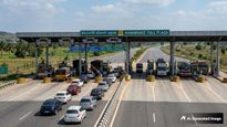 Expressway: ಏಪ್ರಿಲ್ 1ರಿಂದ ರಾಜ್ಯಾದ್ಯಂತ ಟೋಲ್ ದರ ಏರಿಕೆ; ಬೆಂಗಳೂರು-ಮೈಸೂರು ಸೇರಿ ಈ ಪ್ರಮುಖ ಹೆದ್ದಾರಿಗಳಲ್ಲಿ ಸಂಚಾರ ದುಬಾರಿ