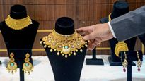 Gold Rate Today: ಬಂಗಾರದ ಬೇಡಿಕೆಯಲ್ಲಿ ಬರೋಬ್ಬರಿ ಶೇ.70ರಷ್ಟು ಕುಸಿತ, ಎಷ್ಟಿದೆ ಇಂದಿನ ಚಿನ್ನ-ಬೆಳ್ಳಿ ದರ?
