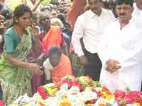 Farmer family commits suicide Farmer family commits suicide