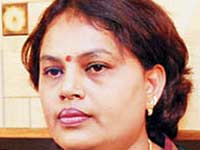 Jayalakshmi urges CM to drop Renukacharya Jayalakshmi urges CM to drop Renukacharya