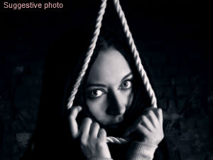 Woman murders two daughters and hangs self Woman murders two daughters and hangs self