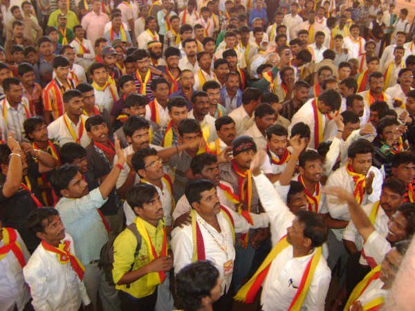 ಪ್ರವಾಹೋಪಾದಿಯಲ್ಲಿ ಹರಿದುಬಂದ ಜನಸಾಗರ