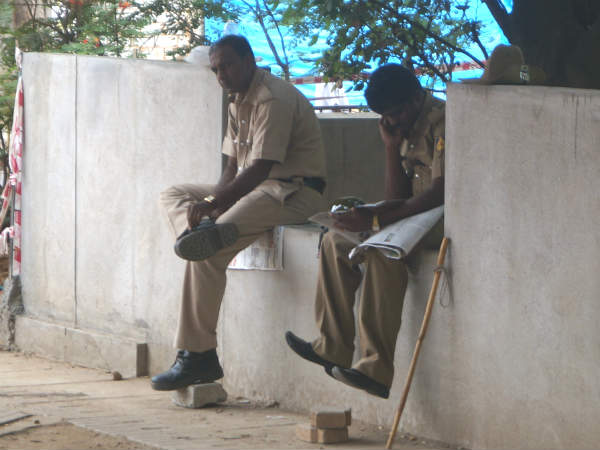 ಪೊಲೀಸರಿಗೆ ಬಂದ್ ಒಂದು ವಿಚಿತ್ರ ಸನ್ನಿವೇಶ