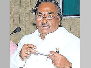 shimoga-lokayukta-police-raid-bjp-ks-eshwarappa-houses shimoga-lokayukta-police-raid-bjp-ks-eshwarappa-houses