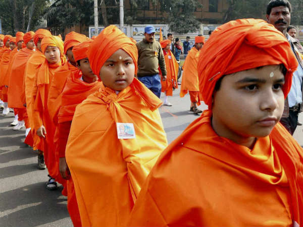 ಗುವಾಹಾಟಿಯಲ್ಲಿ ಮಕ್ಕಳಿಂದ ಮೆರವಣಿಗೆ
