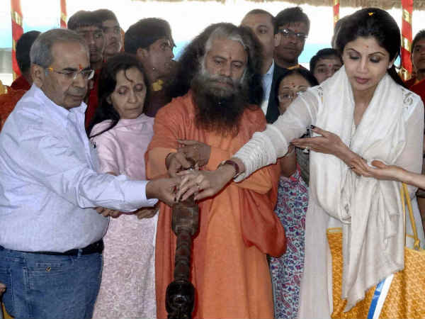 ಮಹಾ ಕುಂಭಮೇಳ ದೃಶ್ಯಾವಳಿ ಮಹಾ ಕುಂಭಮೇಳ ದೃಶ್ಯಾವಳಿ