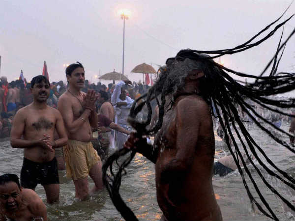 ಕುಂಭಮೇಳದಲ್ಲಿ ಮಿಂದು ಪಾಪ ಕಳೆದುಕೊಳ್ಳಿ ಕುಂಭಮೇಳದಲ್ಲಿ ಮಿಂದು ಪಾಪ ಕಳೆದುಕೊಳ್ಳಿ