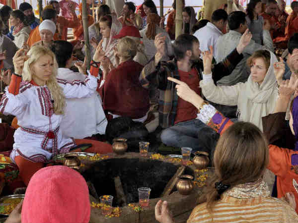 ಕುಂಭಮೇಳದಲ್ಲಿ ವಿದೇಶಿಯರು