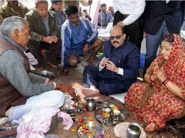 ಕುಂಭಮೇಳದಲ್ಲಿ ಪುಣ್ಯ ಸ್ನಾನ ಕುಂಭಮೇಳದಲ್ಲಿ ಪುಣ್ಯ ಸ್ನಾನ