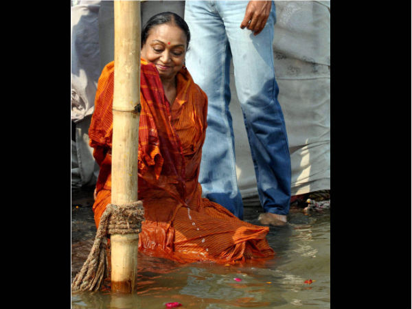 ಆತಂಕದ ನಡುವೆಯೂ ಗಂಗಾ ಸ್ನಾನ ನಿರಂತರ