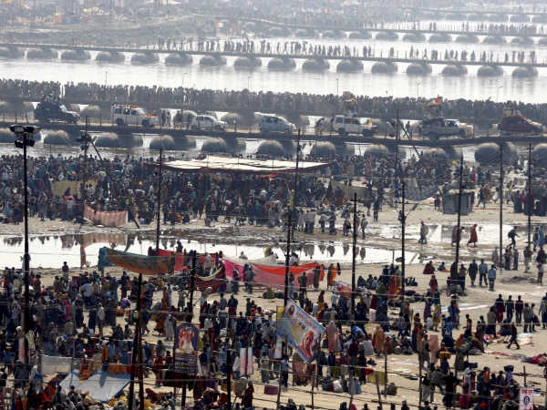 ಆತಂಕದ ನಡುವೆಯೂ ಗಂಗಾ ಸ್ನಾನ ನಿರಂತರ