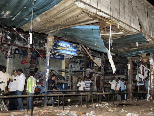 ಅಂಗಡಿ ಮುಂಗಟ್ಟುಗಳು ಛಿದ್ರಛಿದ್ರ