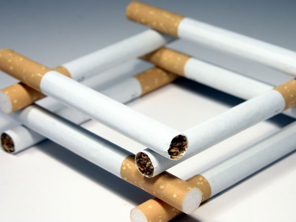 ಮಚ್ಚಾ, ಚುಟ್ಟಾ ಸೇದಿಕೊಂಡು ಬರೋಣ ಮಚ್ಚಾ, ಚುಟ್ಟಾ ಸೇದಿಕೊಂಡು ಬರೋಣ