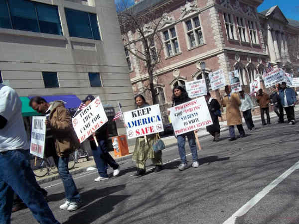 ಮೋದಿ ಬೆಂಬಲಕ್ಕೆ ಎನ್ನಾರೈಗಳು