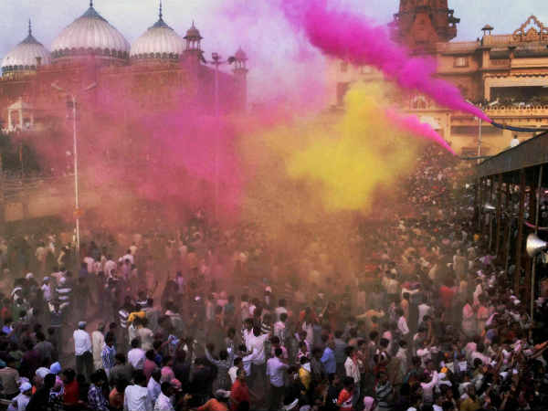ಹೋಳಿ ಸಂಭ್ರಮದ ಆಚರಣೆ ಚಿತ್ರಗಳು