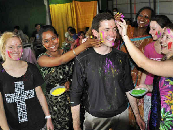 ಹೋಳಿ ಸಂಭ್ರಮದ ಆಚರಣೆ ಚಿತ್ರಗಳು