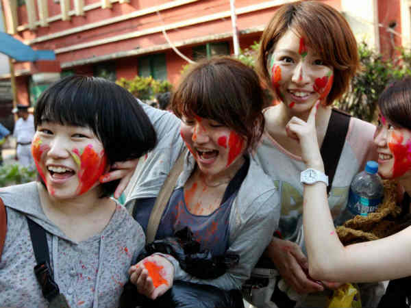 ಹೋಳಿ ಸಂಭ್ರಮದ ಆಚರಣೆ ಚಿತ್ರಗಳು