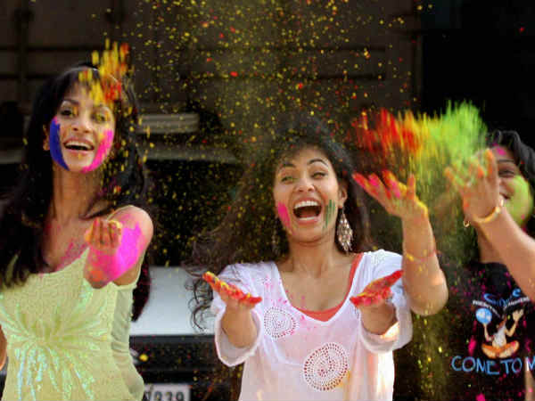 ಹೋಳಿ ಸಂಭ್ರಮದ ಆಚರಣೆ ಚಿತ್ರಗಳು