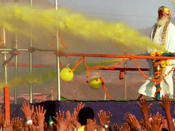 ಹೋಳಿ ಸಂಭ್ರಮದ ಆಚರಣೆ ಚಿತ್ರಗಳು